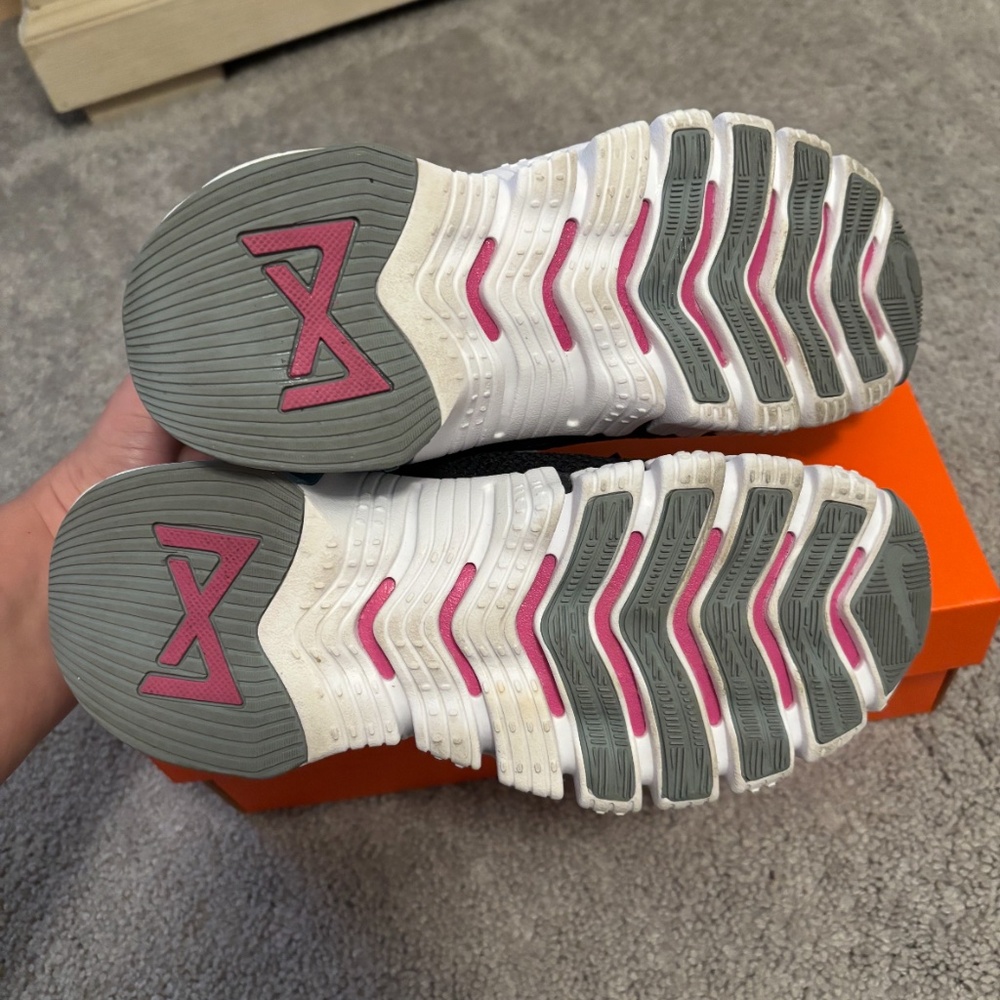 WOMEN'S NIKE FREE METCON 4 TRAINING SHOES - Picture 3 of 8